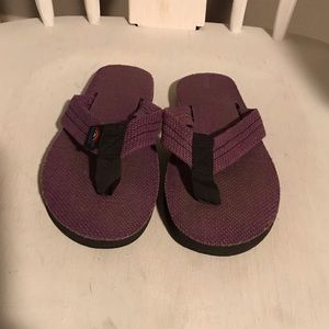 Rainbow Sandals Size 5.5-6.5